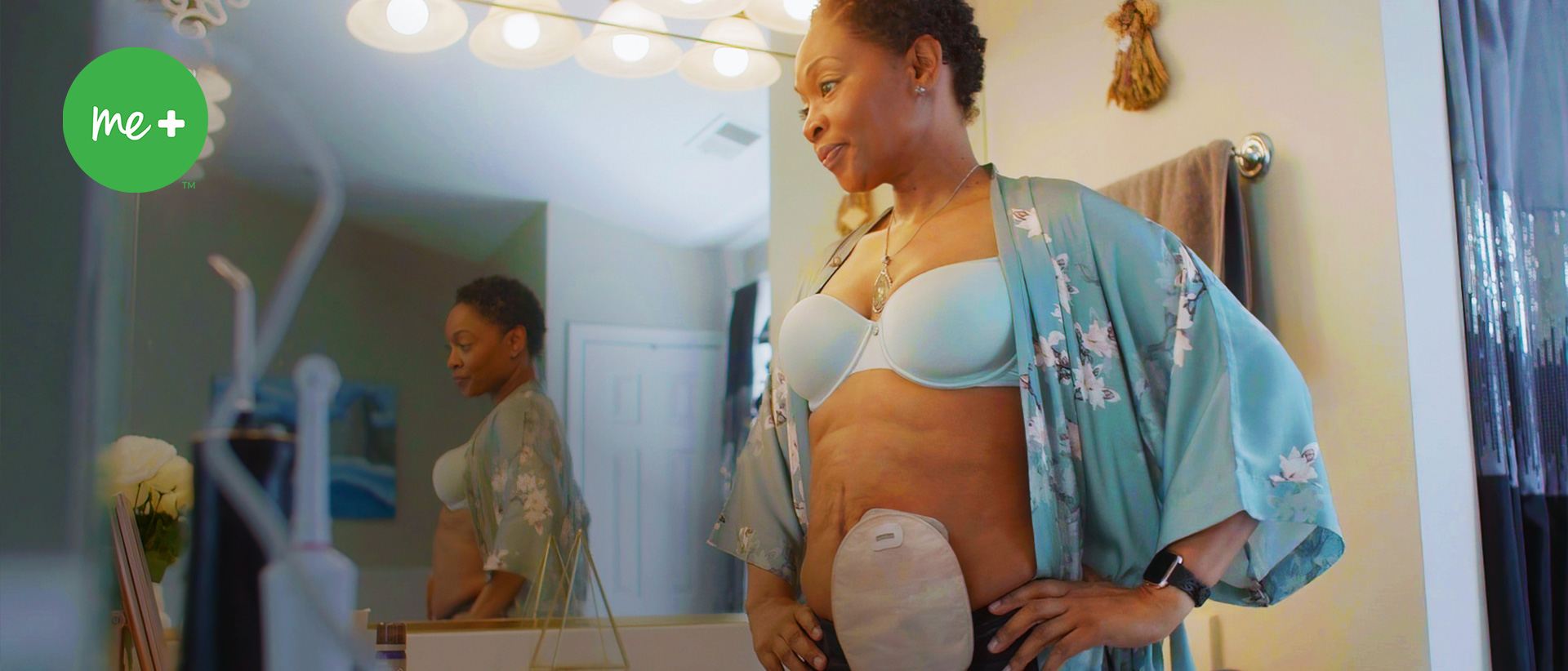 En kvinna med stomipåse